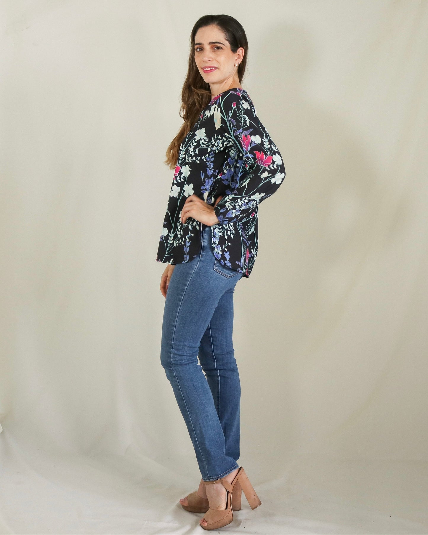 Blusa de lactancia, Ruth negra flores blancas M